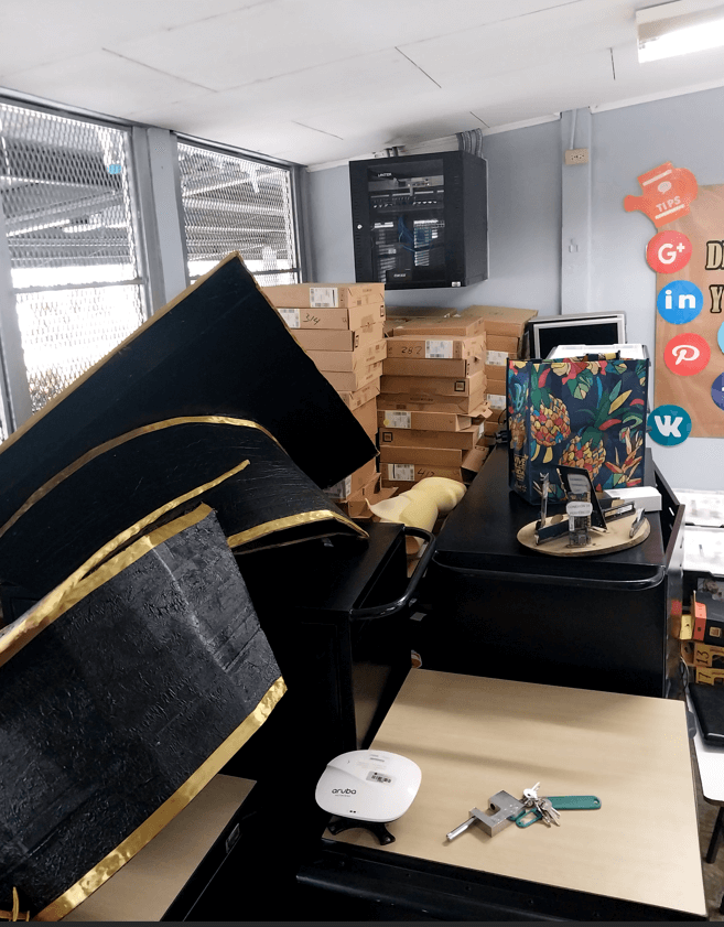 En cajas y a punto de vencer la garantía: así encontró la CGR equipos de cómputo para estudiantes del MEP